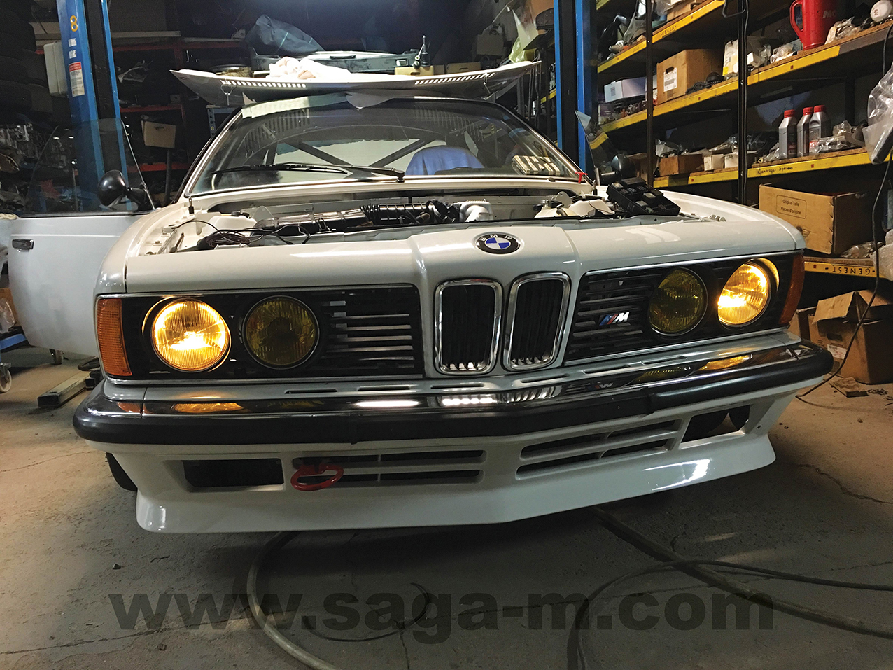 Bmw e24 635csi looking at you